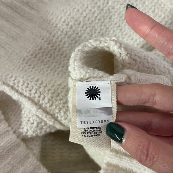 Ugg•Joanna Cable Knit Poncho•Cream•Size XS/S - Picture 7 of 8